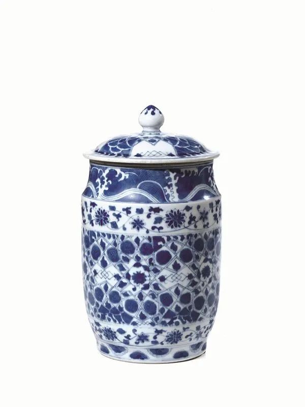 Contenitore con coperchio, Cina sec. XIX, dalla forma cilindrica,&nbsp; in&nbsp;&nbsp;&nbsp;&nbsp;&nbsp;  - Auction Asian Art - Pandolfini Casa d'Aste