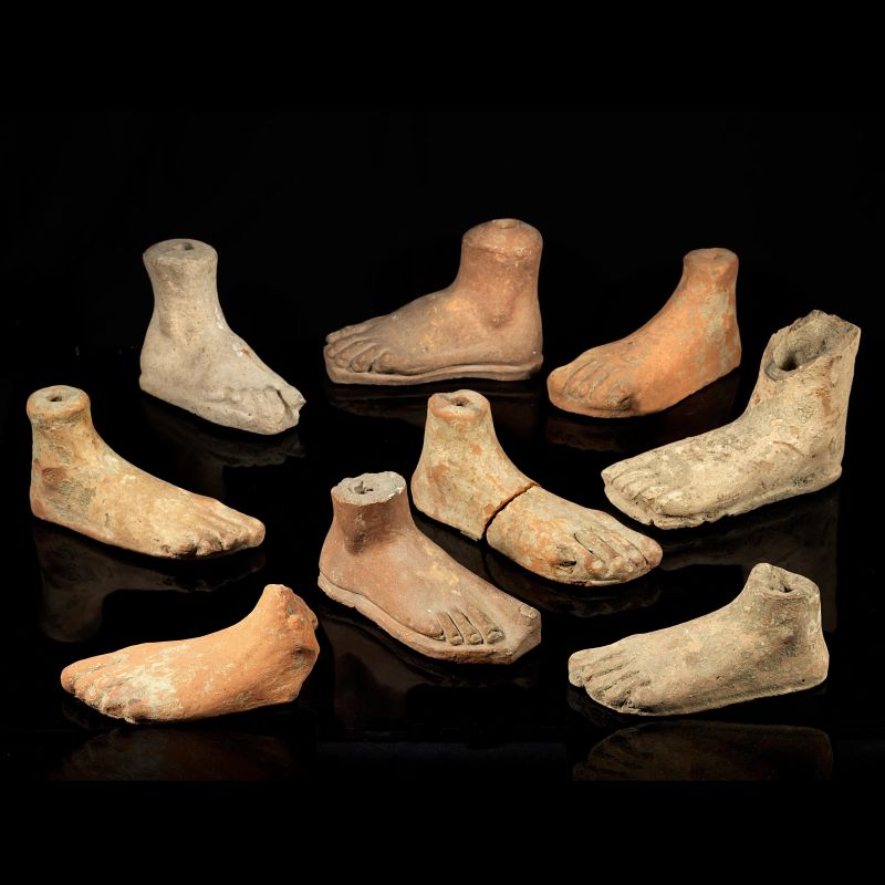 



GRUPPO DI PIEDI VOTIVI  - Auction ANTIQUITIES - Pandolfini Casa d'Aste