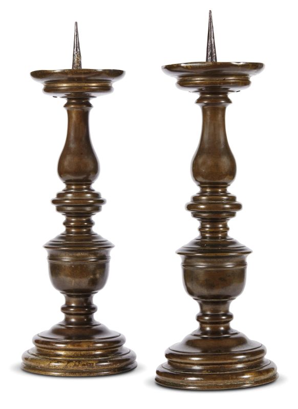A PAIR OF TUSCAN CANDLESTICKS, 17TH CENTURY  - Auction furniture and works of art - Pandolfini Casa d'Aste