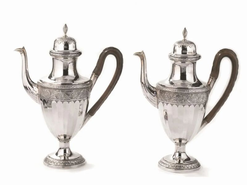 COPPIA DI CAFFETTIERE AUGSBURG, 1800, ARGENTIERE GUSTAV FREIDR GERICHT  - Auction Italian and European silver and objets de vertu - Pandolfini Casa d'Aste