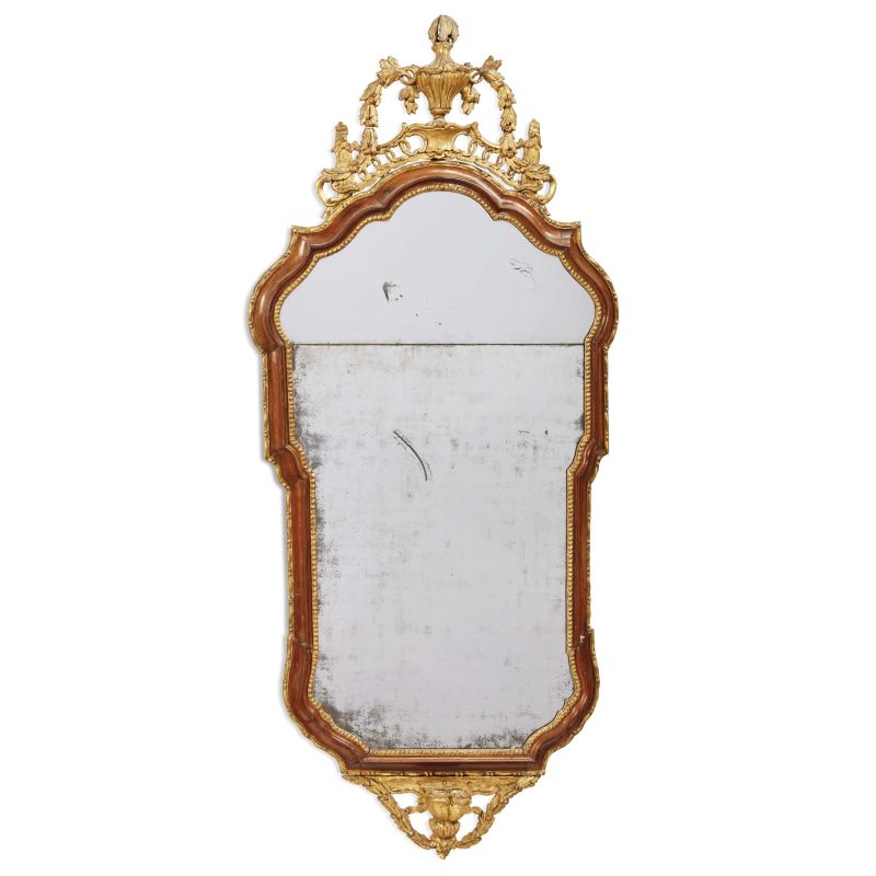 A VENETIAN MIRROR, 18TH CENTURY  - Auction ONLINE AUCTION | ARREDARE CON STILE. MOBILI E OGGETTI D'ARTE - Pandolfini Casa d'Aste