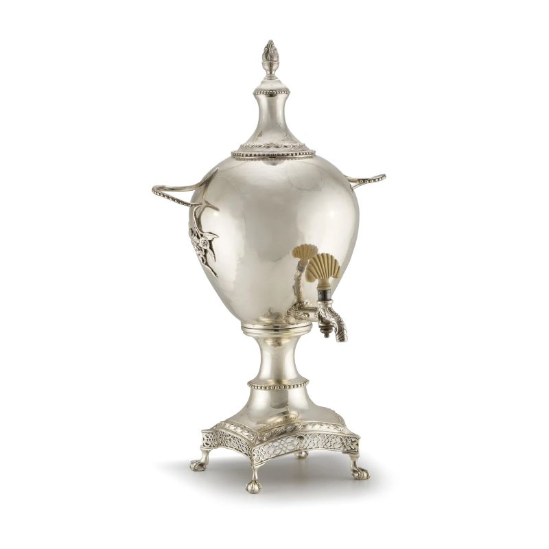 A STERLING SILVER EWER, LONDON, 1759, MARKS OF DAVID WHYTE  - Auction Italian and european silvers - Pandolfini Casa d'Aste