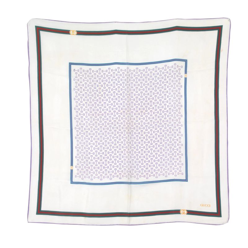 Gucci : GUCCI FOULARD  - Asta VINTAGE: BORSE E ACCESSORI DI HERMES, LOUIS VUITTON E ALTRE GRANDI MAISON - Pandolfini Casa d'Aste