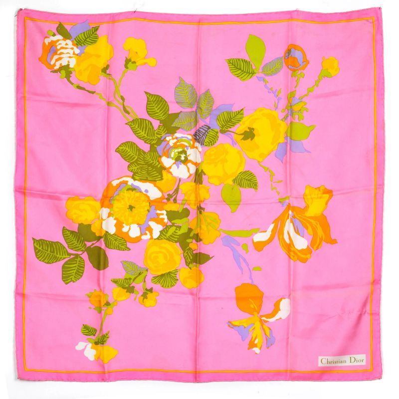Christian Dior : CHRISTIAN DIOR SILK SCARF  - Auction VINTAGE FASHION: HERMES, LOUIS VUITTON AND OTHER GREAT MAISON BAGS AND ACCESSORIES - Pandolfini Casa d'Aste
