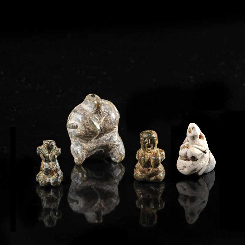 



GRUPPO DI IDOLI  - Asta ARCHEOLOGIA - Pandolfini Casa d'Aste