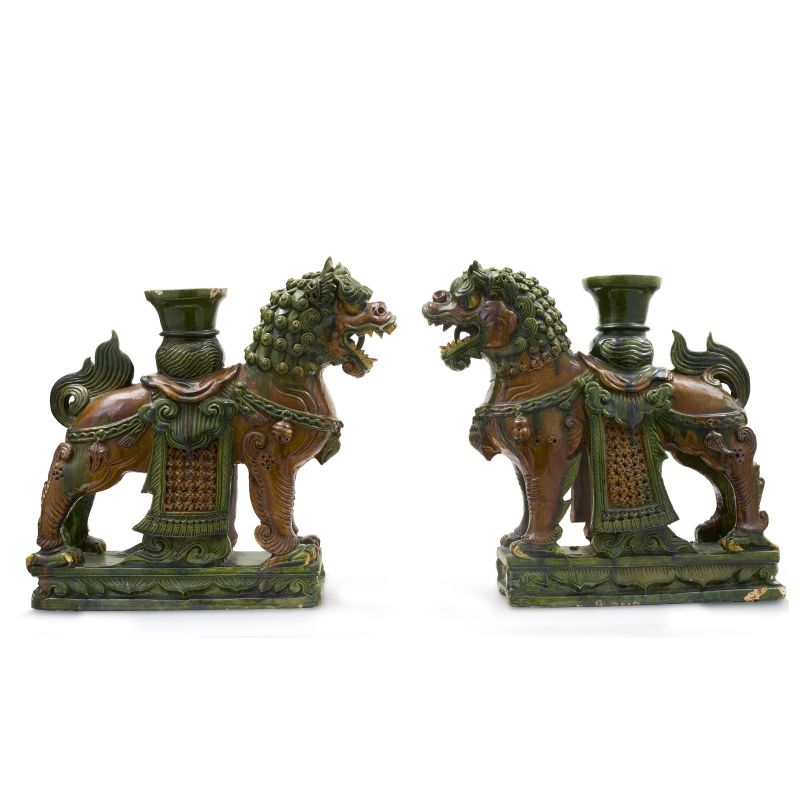 



A PAIR OF SANCAI-GLAZED POTTERY LION FIGURES, CHINA, MING DYNASTY   - Auction Asian Art | 东方艺术 - Pandolfini Casa d'Aste