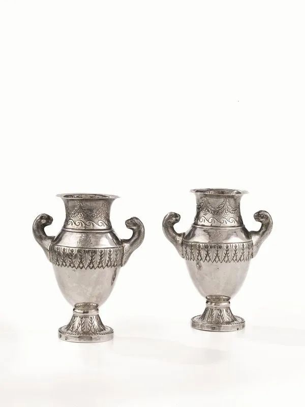 COPPIA DI VASETTI A URNA, NAPOLI, 1830 CIRCA, ARGENTIERE GIUSEPPE PESCE&nbsp;&nbsp;&nbsp;  - Auction European Silver and Coins - Pandolfini Casa d'Aste