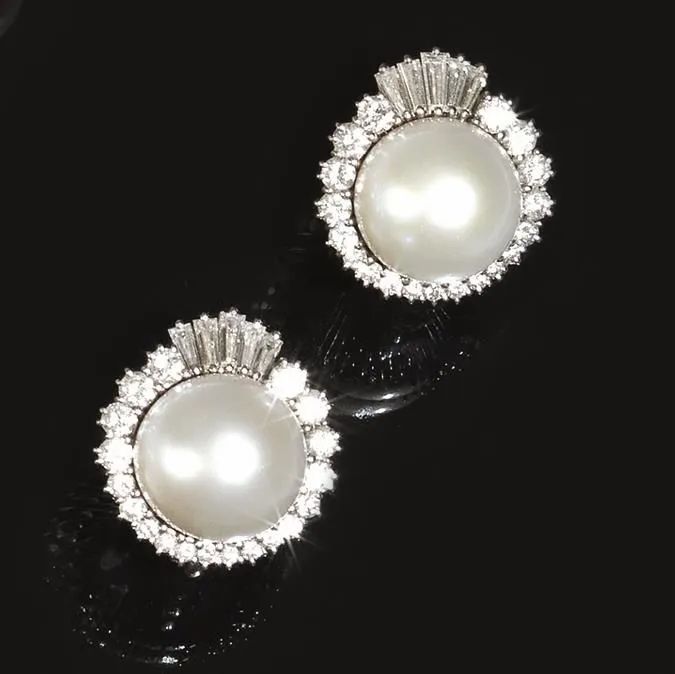 Paio di orecchini in oro bianco e perle australiane  - Auction Silver, jewels, watches and coins - Pandolfini Casa d'Aste