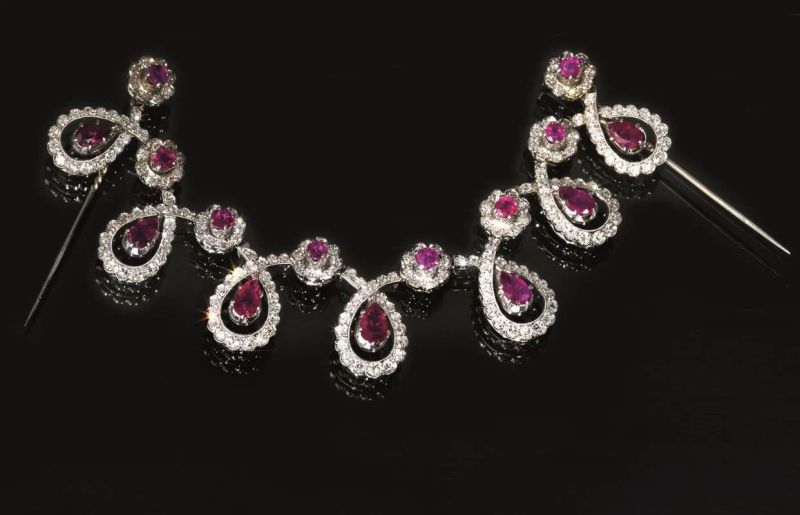 Devant de corsage in oro bianco, diamanti e rubini  - Auction Important Jewels and Watches - I - Pandolfini Casa d'Aste