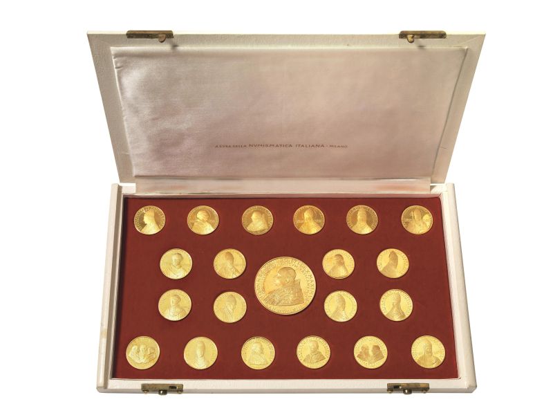 CONCILIO ECUMENICO VATICANO II (1962) VENTUNO MEDAGLIE IN ORO CELEBRATIVE IN ASTUCCIO opus P. e C. Giampaoli  - Auction 13th to 20th century Coins and medals - Pandolfini Casa d'Aste
