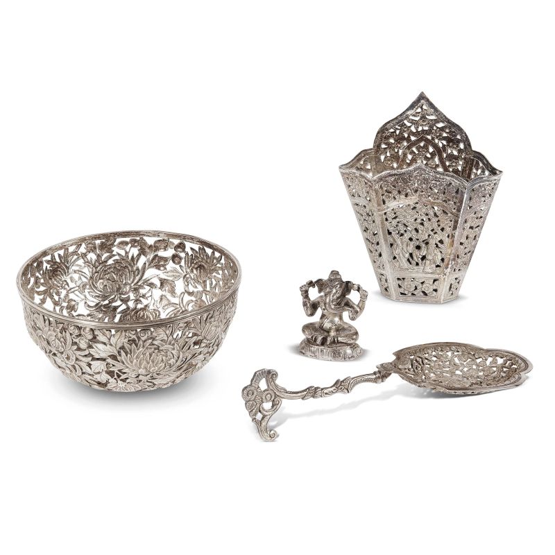 



SET OF FOUR OBJECTS, ORIENT, 19TH CENTURY  - Asta Arte Orientale  东方艺术 - Pandolfini Casa d'Aste