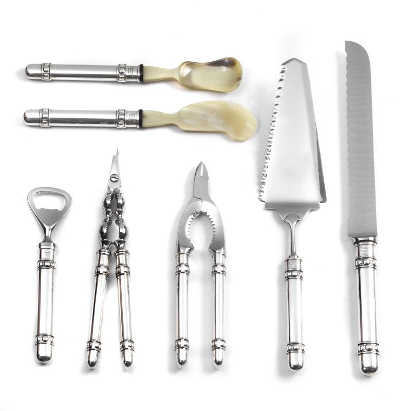 GIANMARIA BUCCELLATI, FIVE TABLE CUTLERY AND TWO GRAPE SCISSORS, 20TH CENTURY  - Auction TIME AUCTION| SILVER - Pandolfini Casa d'Aste