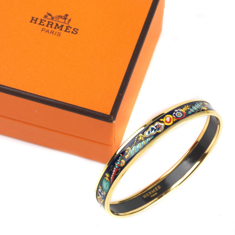 Hermes : HERMES ENAMEL BANGLE  - Auction VINTAGE FASHION: HERMES, LOUIS VUITTON AND OTHER GREAT MAISON BAGS AND ACCESSORIES - Pandolfini Casa d'Aste