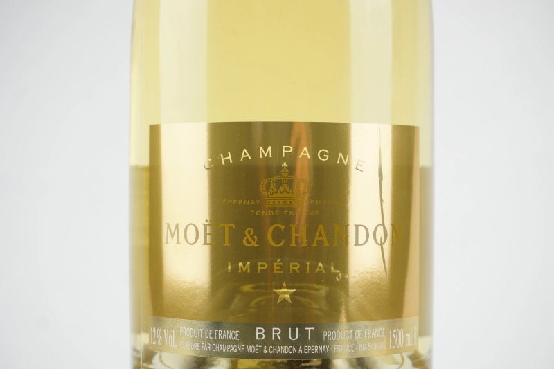 Mo&euml;t &amp; Chandon Imperial Golden Night Luminous Collection  - Auction ONLINE AUCTION | Smart Wine - Pandolfini Casa d'Aste