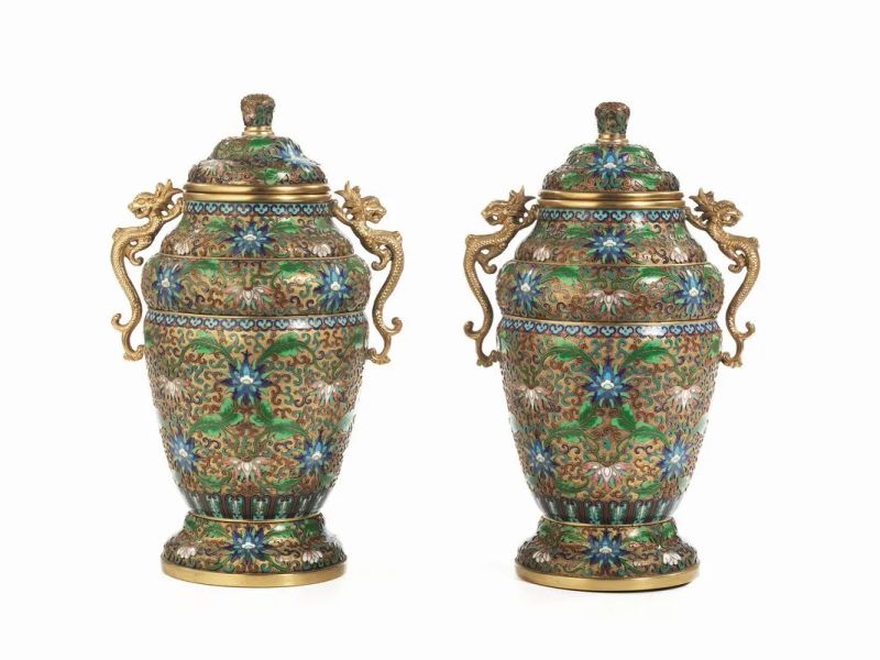 COPPIA DI VASI CLOISONNÈ, CINA, REPUBBLICA  - Asta Arte Orientale - Pandolfini Casa d'Aste