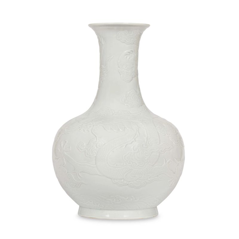 



WHITE PORCELAIN VASE WITH DRAGON, CHINA, QING DYNASTY, 20TH C.  - Auction Asian Art | 东方艺术 - Pandolfini Casa d'Aste