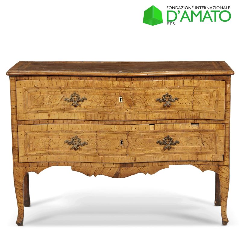 A NORTHERN ITALY COMMODE, 18TH CENTURY  - Auction ONLINE AUCTION | ARREDARE CON STILE. MOBILI E OGGETTI D'ARTE - Pandolfini Casa d'Aste