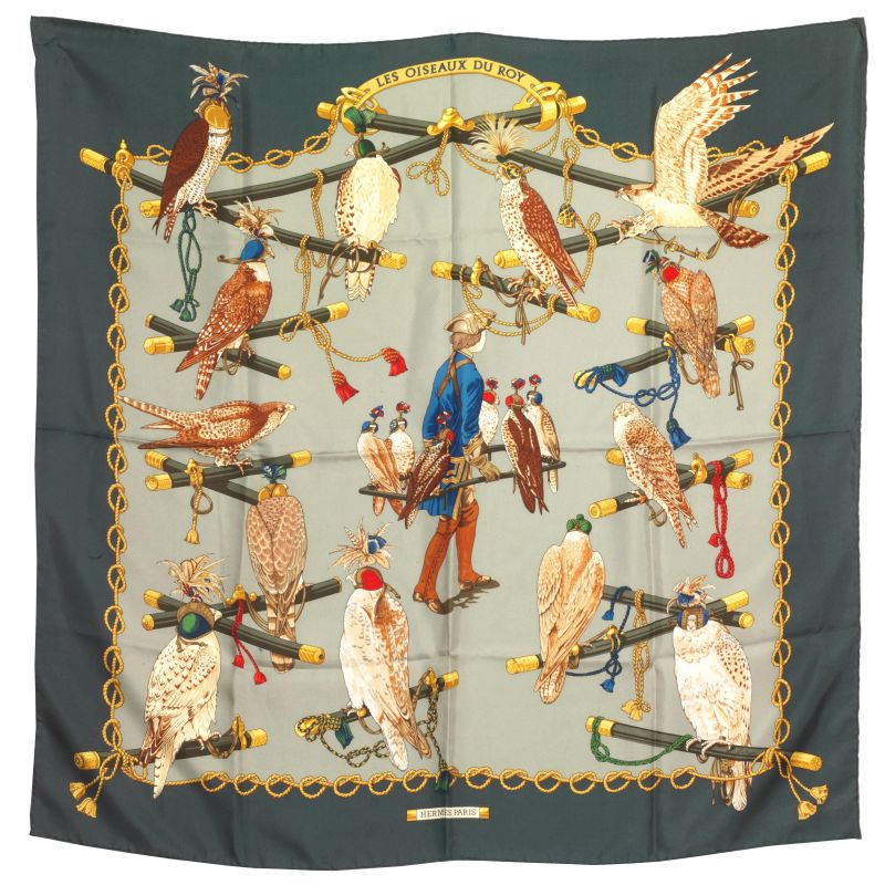 HERMES FOULARD “LES OISEAUX DU ROY”  - Asta VINTAGE: BORSE E ACCESSORI DI HERMES, LOUIS VUITTON E ALTRE GRANDI MAISON - Pandolfini Casa d'Aste