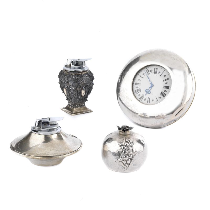 THREE SILVER-LINED TABLE LIGHTERS AND A TABLE CLOCK, 20TH CENTURY  - Auction TIME AUCTION| SILVER - Pandolfini Casa d'Aste