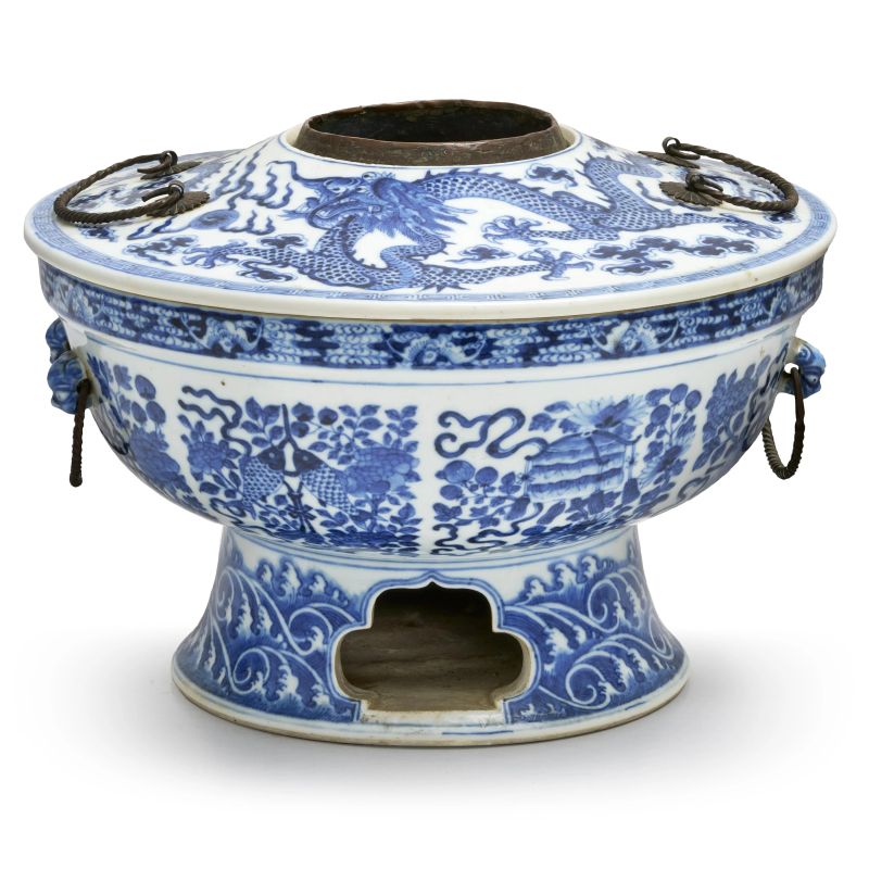 



A BLUE AND WHITE PORCELAIN CENSER WITH COVER, CHINA, QING DYNASTY, 19TH CENTURY  - Auction Asian Art | 东方艺术 - Pandolfini Casa d'Aste