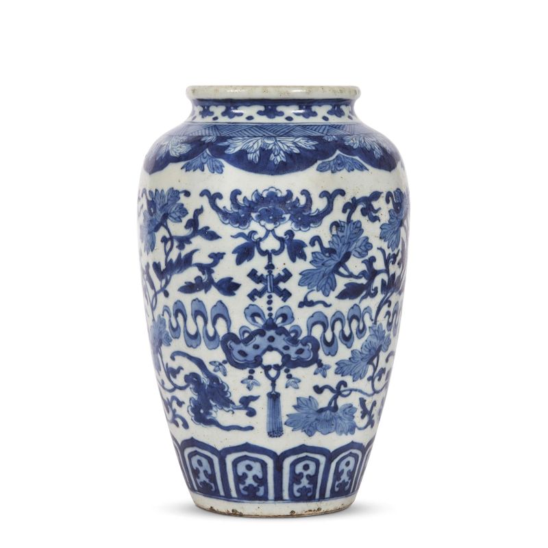 A VASE, CHINA, QING DYNASTY, 18TH CENTURY  - Auction Asian Art | &#19996;&#26041;&#33402;&#26415; - Pandolfini Casa d'Aste