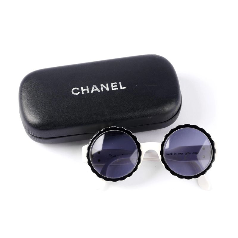 



CHANEL OCCHIALI DA SOLE  - Asta VINTAGE: BORSE E ACCESSORI DI HERMES, LOUIS VUITTON E ALTRE GRANDI MAISON - Pandolfini Casa d'Aste