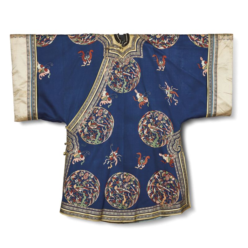 A DRESS, CHINA, QING DYNASTY, 19TH CENTURY  - Auction Asian Art | &#19996;&#26041;&#33402;&#26415; - Pandolfini Casa d'Aste