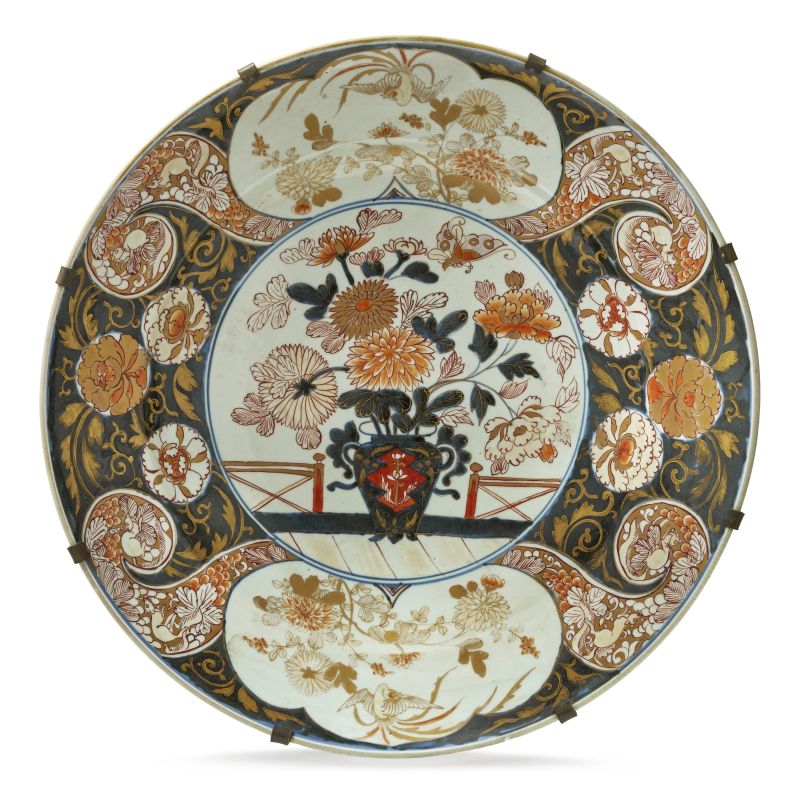 



AN IMARI PORCELAIN PLATE, JAPAN, EDO PERIOD, SEC. 18TH CENTURY  - Asta Arte Orientale | 东方艺术 - Pandolfini Casa d'Aste