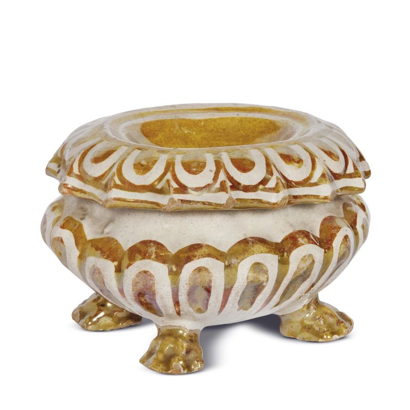 A SALT CELLAR, DERUTA, SECOND HALF 16TH CENTURY  - Auction IMPORTANT RENAISSANCE MAJOLICA - Pandolfini Casa d'Aste