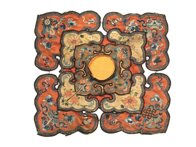 COPRI COLLO, CINA, TARDA DINASTIA QING, SEC. XIX  - Auction Asian Art - Pandolfini Casa d'Aste