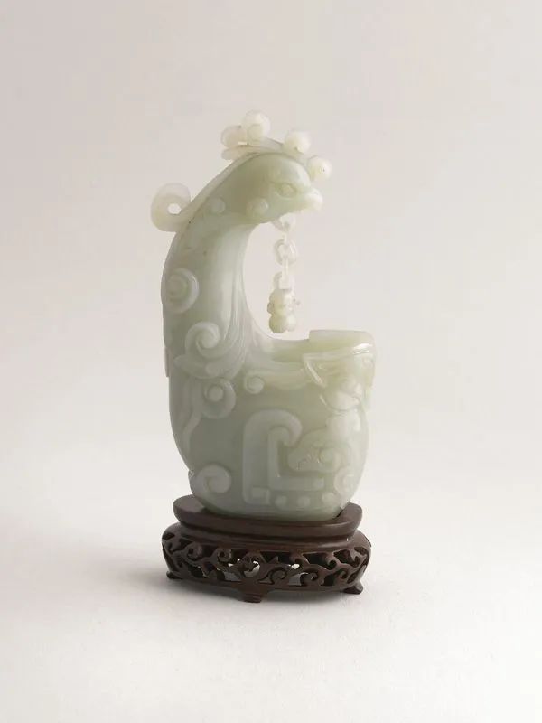  Vasetto, Cina fine dinastia Qing,  in giada celadon, finemente intagliato  - Asta Arte Orientale - Pandolfini Casa d'Aste