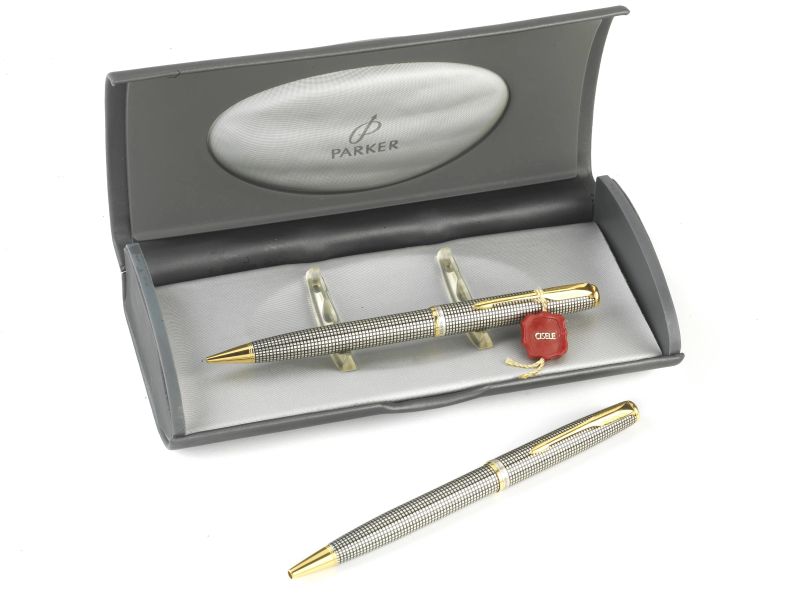 PARKER SONNET PREMIER CISELE&rsquo; PARURE  - Auction TIMED AUCTION I JEWELS, WATCHES, PENS AND SILVER - Pandolfini Casa d'Aste