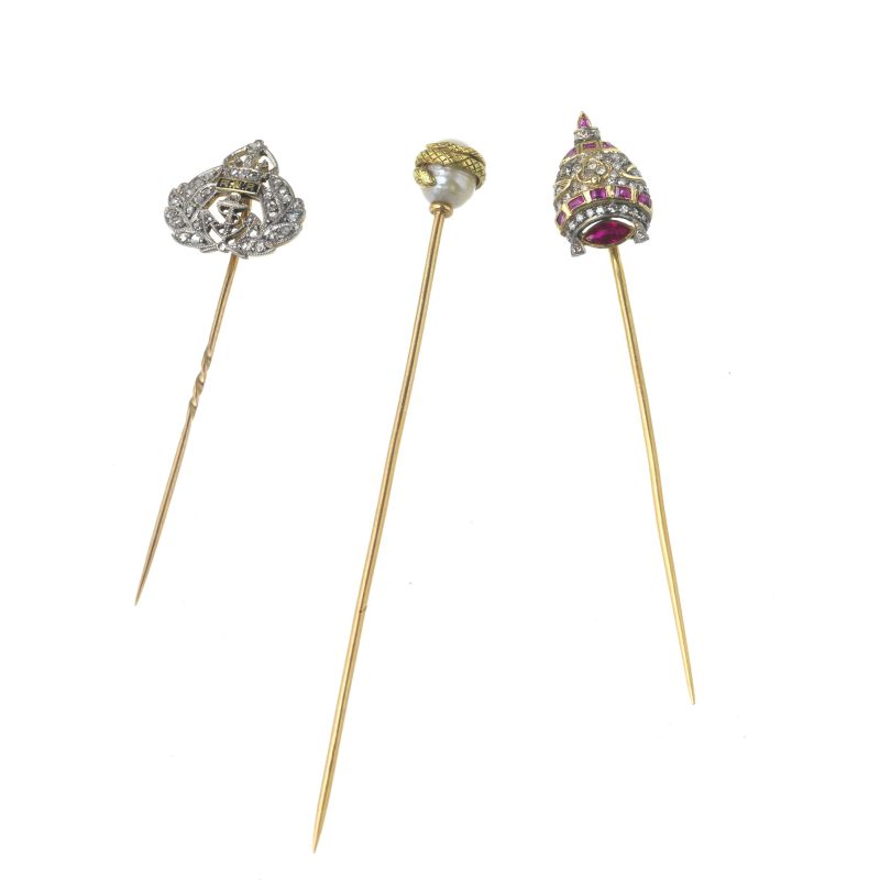 THREE PINS IN GOLD AND SILVER  - Auction JEWELS - Pandolfini Casa d'Aste