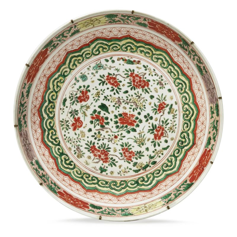 



A FAMILLE VERTE PORCELAIN SERVING DISH, CHINA, 17TH CENTURY  - Auction Asian Art | 东方艺术 - Pandolfini Casa d'Aste