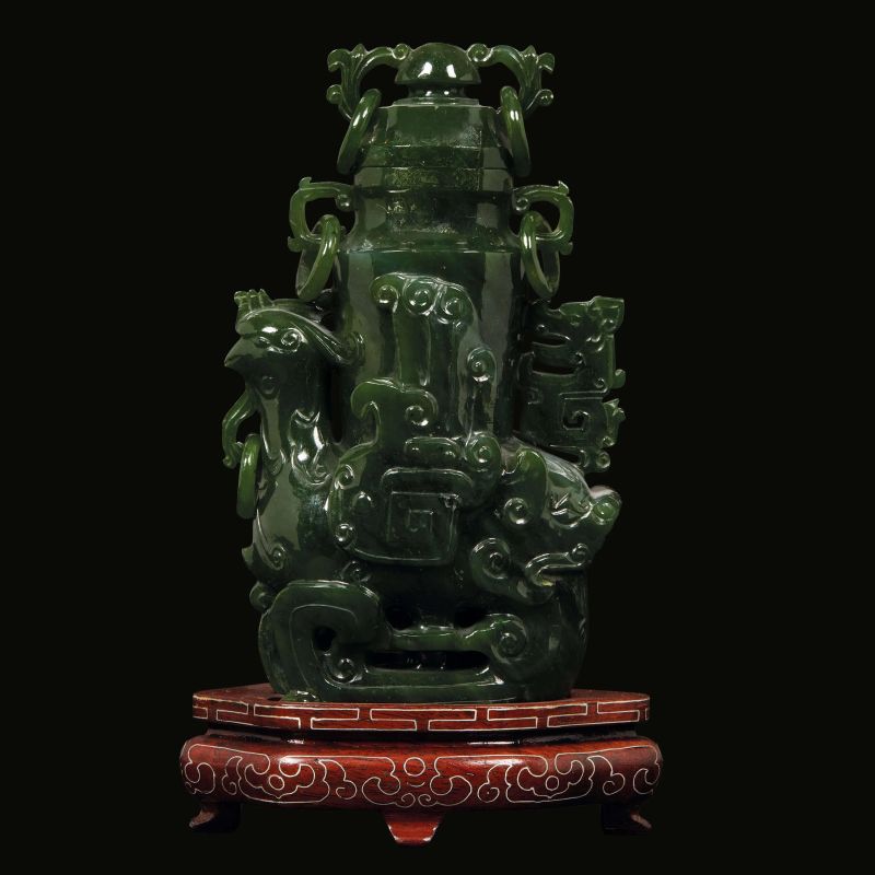 



A SPINACH JADE VASE AND COVER, CHINA, 20TH CENTURY  - Auction Asian Art | 东方艺术 - Pandolfini Casa d'Aste