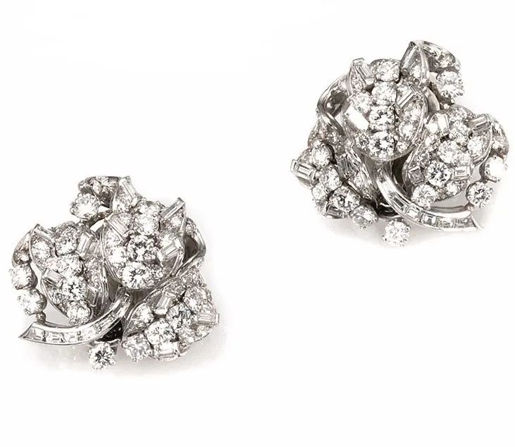 Paio di orecchini in oro bianco e diamanti  - Auction Important Jewels and Watches - I - Pandolfini Casa d'Aste