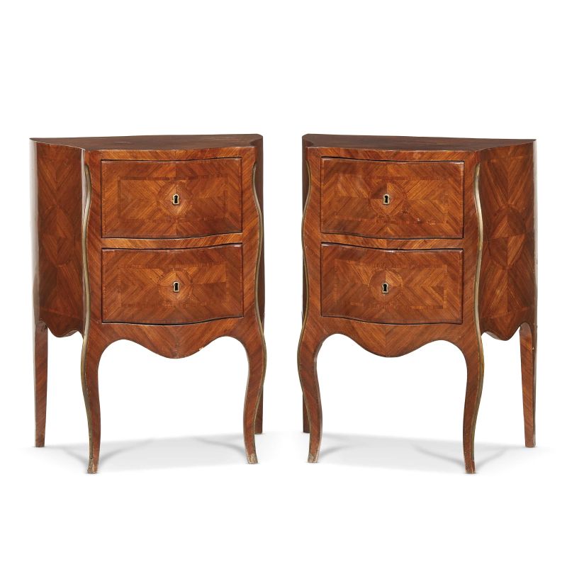 A PAIR OF SMALL SICILIAN COMMODES, 18TH CENTURY  - Auction FURNITURE, OBJECTS OF ART AND SCULPTURES FROM PRIVATE COLLECTIONS - Pandolfini Casa d'Aste