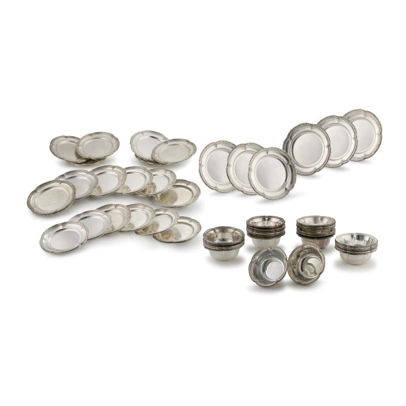 TWELVE SILVER WASHING-UP BOWLS AND TWELVE SAUCERS, 20TH CENTURY, MARKS OF MIRACOLI  - Auction Italian and european silvers - Pandolfini Casa d'Aste