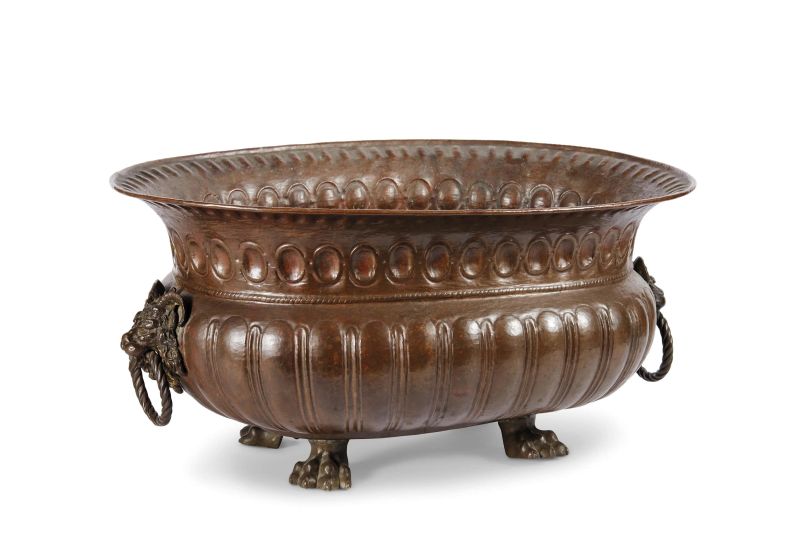 A TUSCAN COPPER BASIN, EARLY 17TH CENTURY  - Auction FURNITURE AND WORKS OF ART FROM PRIVATE COLLECTIONS - Pandolfini Casa d'Aste
