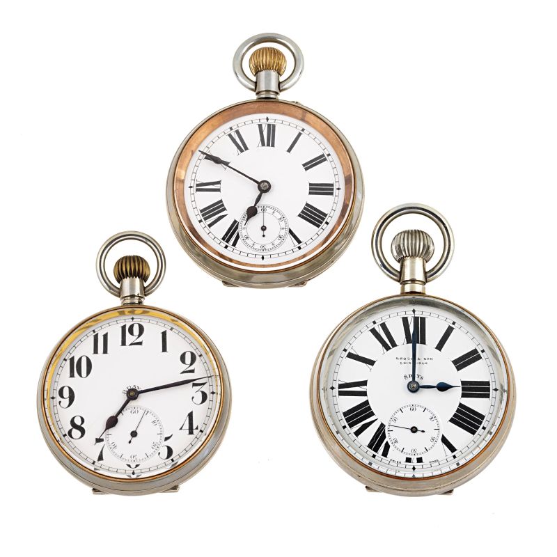 



TRE GRANDI OROLOGI DA TASCA IN METALLO   - Asta OROLOGI - Pandolfini Casa d'Aste