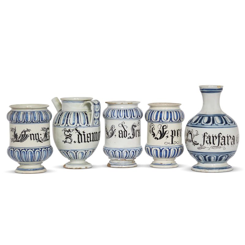 AN ASSORTMENT OF MANARDI APOTHECARY VASES, BASSANO, LATE 17TH CENTURY - EARLY 18TH CENTURY  - Auction A COLLECTION OF MAJOLICA APOTHECARY VASES - Pandolfini Casa d'Aste