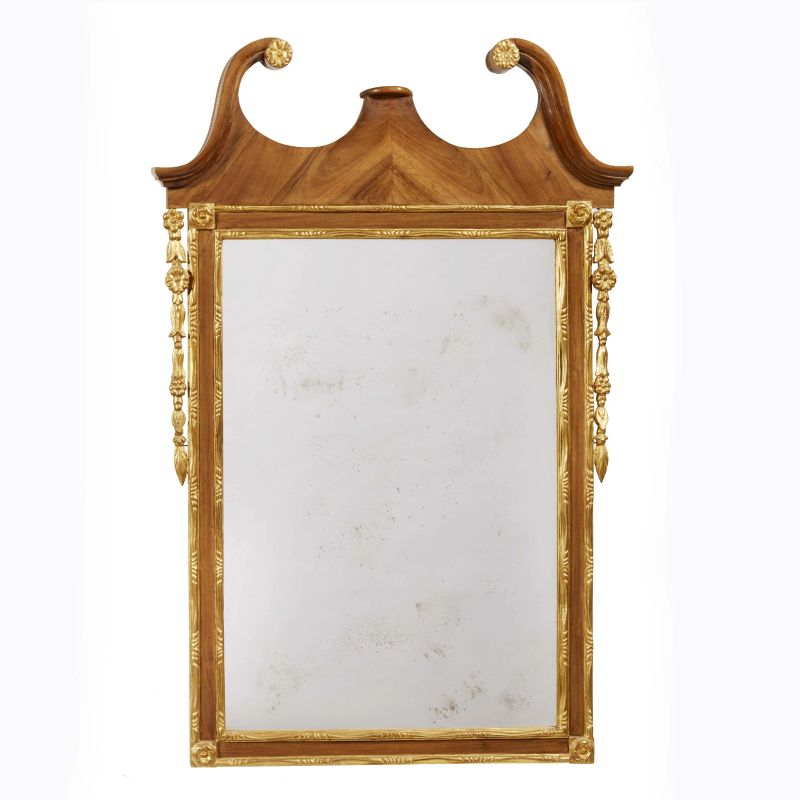 AN ENGLISH STYLE MIRROR, 20TH CENTURY  - Auction ONLINE AUCTION | ARREDARE CON STILE. MOBILI E OGGETTI D'ARTE - Pandolfini Casa d'Aste