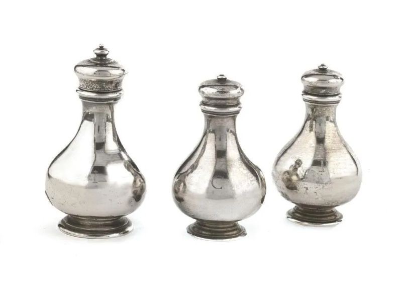      TRE PICCOLE FIASCHE, VENEZIA, SECOLO XVIII   - Auction Online Auction | Silver - Pandolfini Casa d'Aste