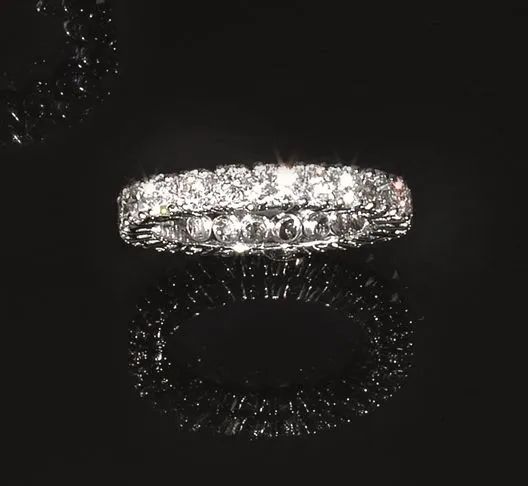 Anello 'Eternity' in oro bianco e diamanti  - Auction Important Jewels and Watches - I - Pandolfini Casa d'Aste