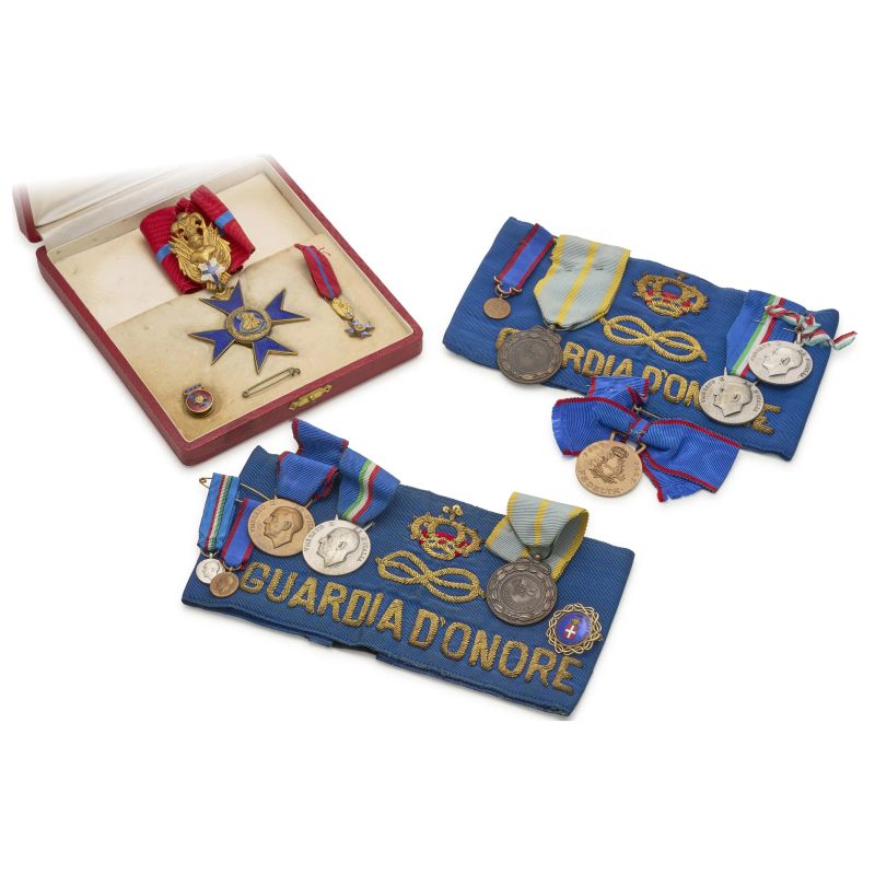 



Vittorio Emanuele III e Repubblica Italiana - Insieme di oltre venti medaglie e decorazioni appartenute a Francesco e Olga Pucci  - Asta NUMISMATICA - Pandolfini Casa d'Aste