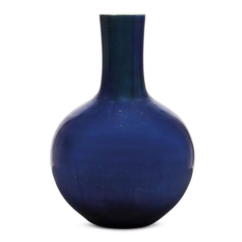 



A VASE, CHINA, QING DYNASTY, 18TH CENTURY  - Auction Asian Art | 东方艺术 - Pandolfini Casa d'Aste