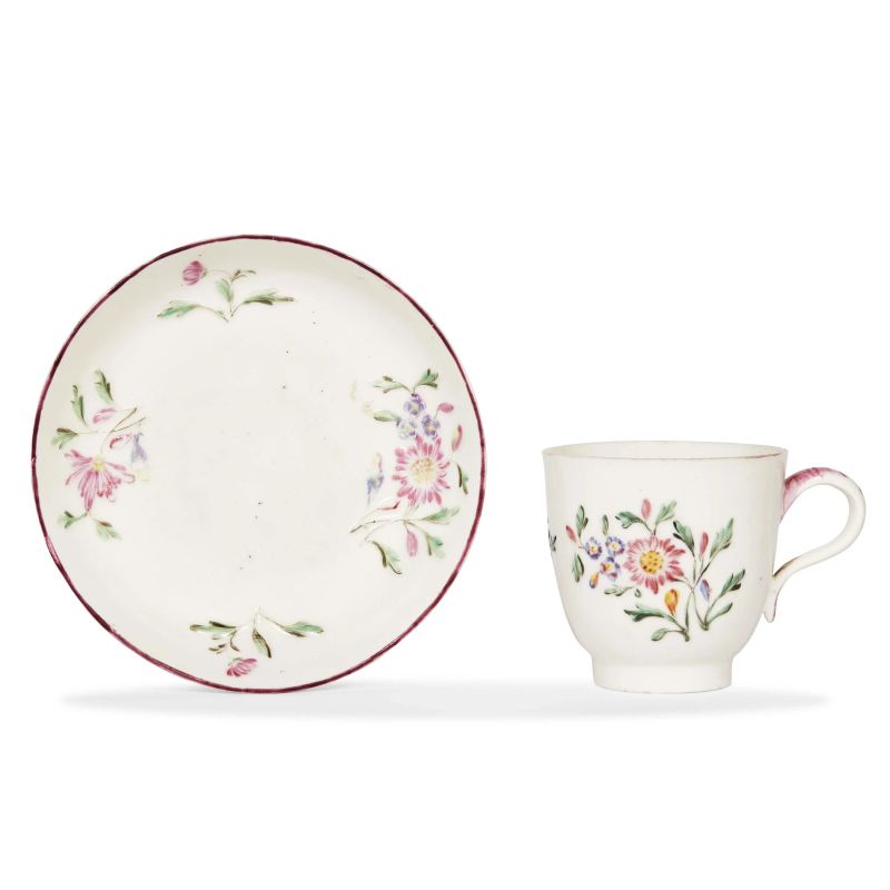 A MENNECY CUP WITH SAUCER, FRANCE, 1750-1770  - Auction ONLINE AUCTION | COLLECTABLE CUPS - Pandolfini Casa d'Aste