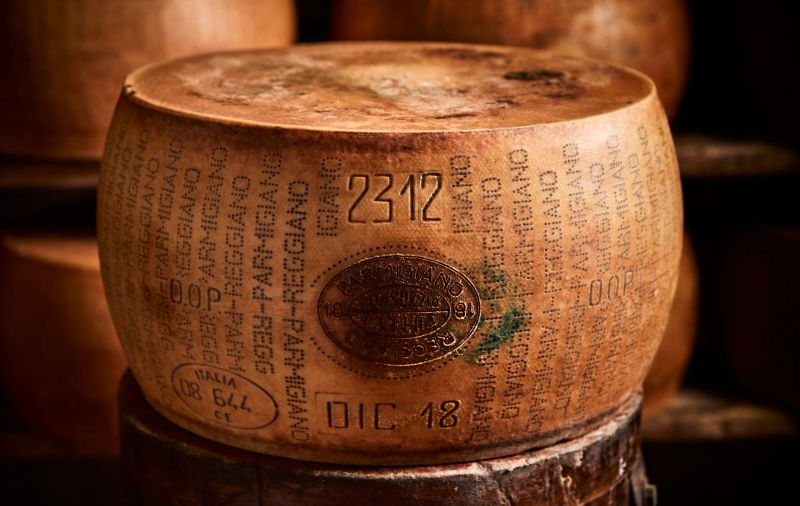 Parmigiano Reggiano  - Asta PANDOLFINI PER AMICI DI URI - ASTA BENEFICA PER SOSTENERE LA RICERCA SCIENTIFICA UROLOGICA - Pandolfini Casa d'Aste