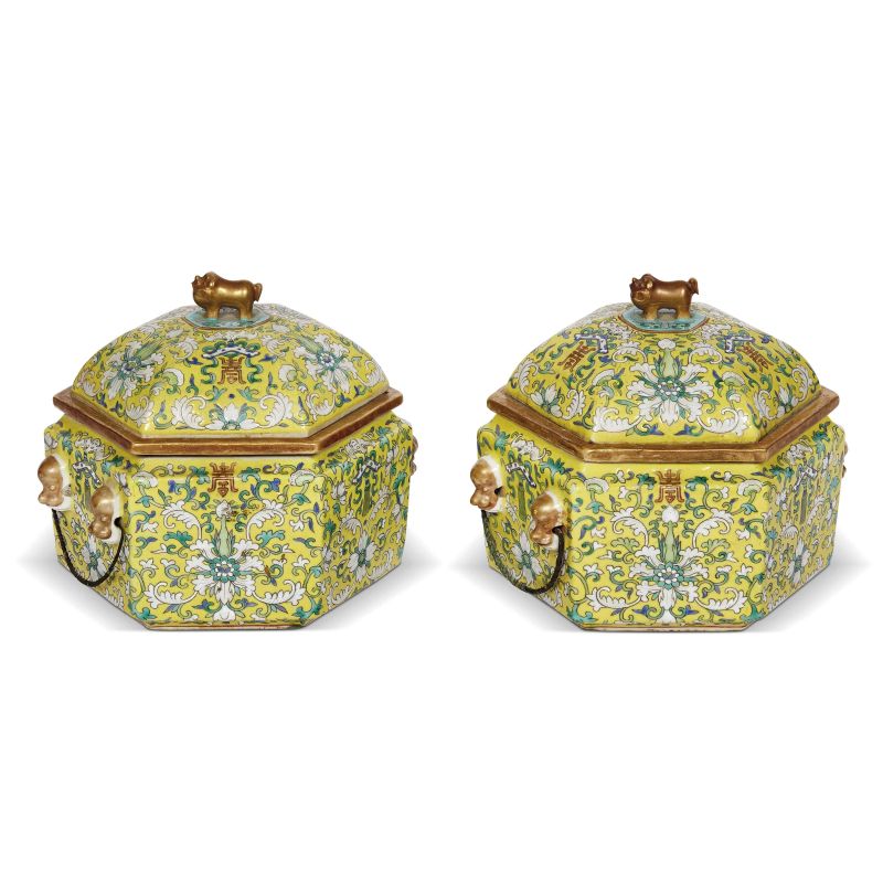 A PAIR OF TERENS, CHINA, QING DYNASTY, 19TH-20TH CENTURY  - Auction Asian Art | &#19996;&#26041;&#33402;&#26415; - Pandolfini Casa d'Aste