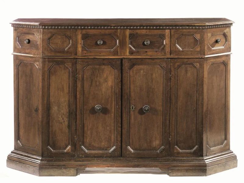 Grande credenza, Italia centrale, seconda met&agrave; sec. XVII, in noce a patina  - Auction European Furniture - Pandolfini Casa d'Aste